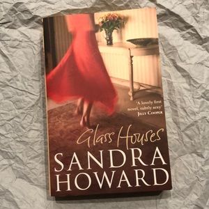 ⭐️5 for $15⭐️Glass Houses by Sandra Howard | Book